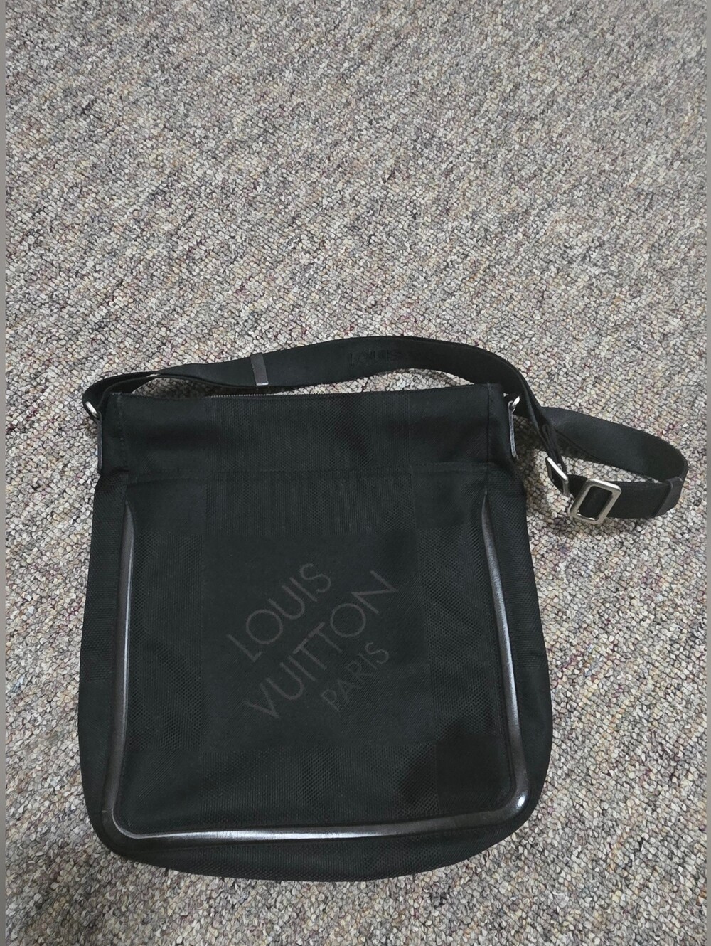 Louis Vuitton Black Men's Crossbody Messenger Bag